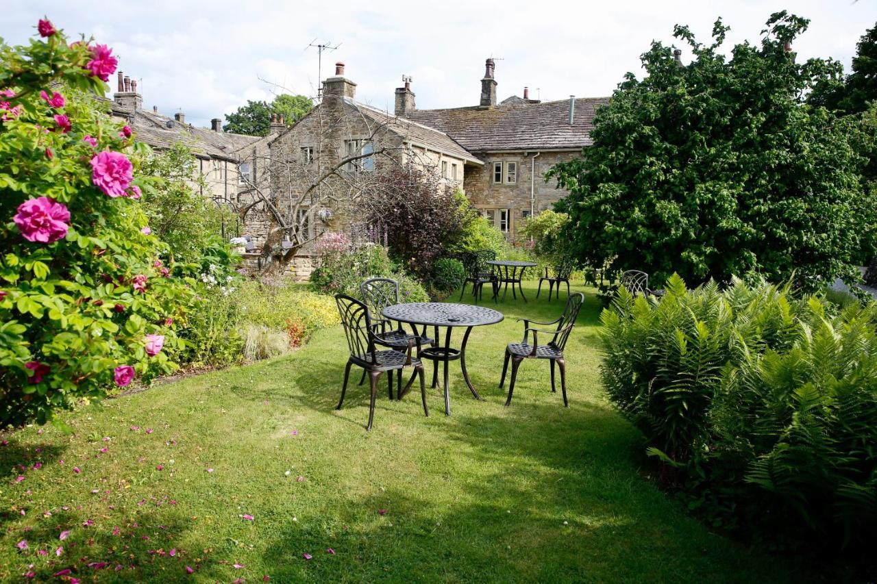 Ashfield House Ξενοδοχείο Grassington Εξωτερικό φωτογραφία The garden of the Old Swan