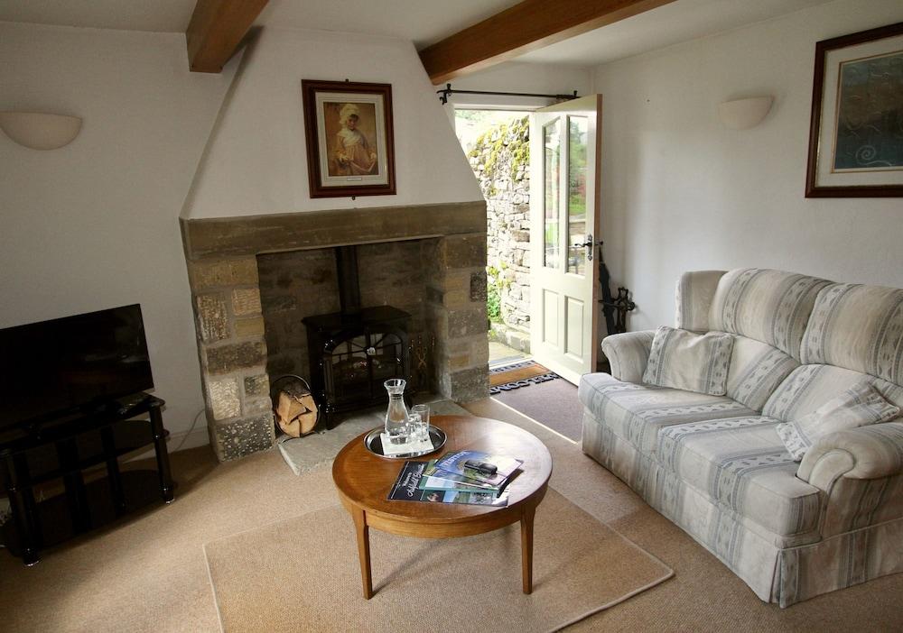 Ashfield House Ξενοδοχείο Grassington Εξωτερικό φωτογραφία The living room at The Old School House