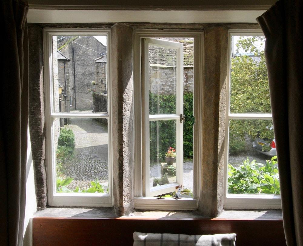 Ashfield House Ξενοδοχείο Grassington Εξωτερικό φωτογραφία A window with a mullion frame