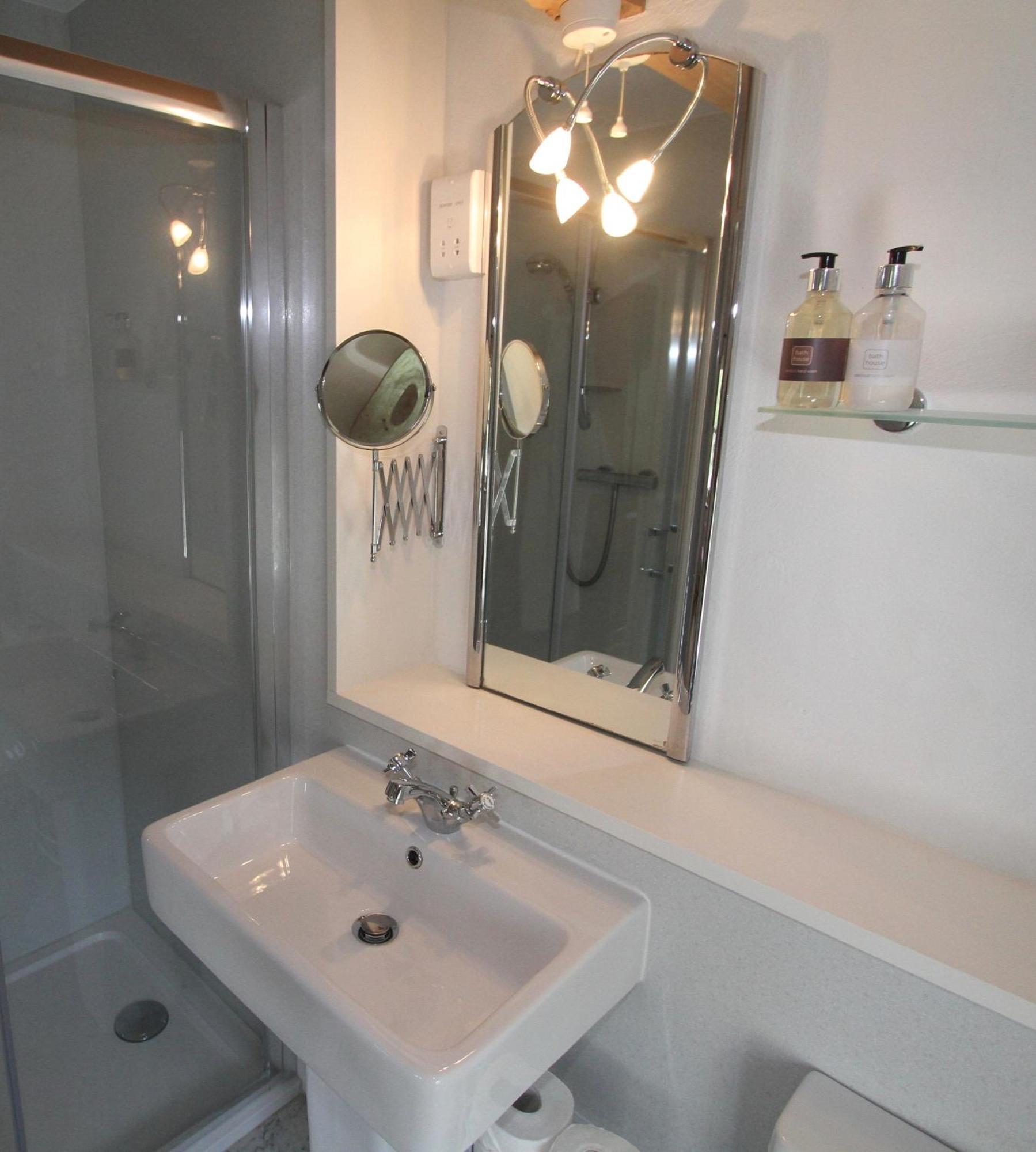 Ashfield House Ξενοδοχείο Grassington Δωμάτιο φωτογραφία A bathroom in a hotel